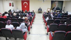 İl Müdürü Başköylü, yurt öğrencileriyle kariyer günleri kapsamında bir araya geldi – Birlik Haber Ajansı