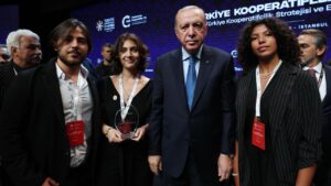 SDÜ’lü öğrencilerin kısa filmine birincilik ödülü – Birlik Haber Ajansı