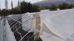Kaş Gömbe Yaylası’nda fırtına seralara zarar verdi – Birlik Haber Ajansı