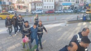 İzmir’de asayiş uygulaması: 136 şüpheli tutuklandı – Birlik Haber Ajansı