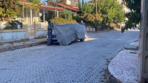 Temizlik çalışmalarında araçlara brandalı önlem – Birlik Haber Ajansı