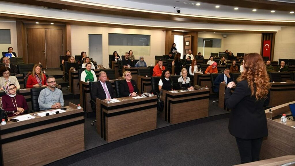 Isparta kadın girişimcilerden etkili konuşma ve diksiyon kursu – Birlik Haber Ajansı