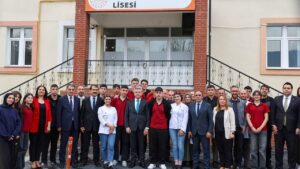 Artvin Valisi Ergün lise öğrencileriyle bir araya geldi – Birlik Haber Ajansı