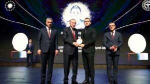 ÇOMÜ’nün Gururu Karav, TÜSEB Teşvik Ödülünü Cumhurbaşkanından aldı – Birlik Haber Ajansı