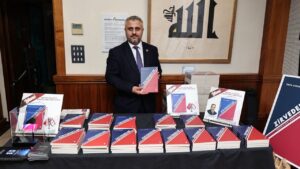 Londra’da ” Zirvedekiler” kitabı lansmanı muhteşem bir katılım ile gerçekleştirildi – Birlik Haber Ajansı