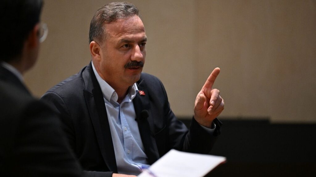 Ağıralioğlu’ndan gençlere sert mesajlar: “Dünya lideriysen bu ülkenin hâli ne?” – Birlik Haber Ajansı