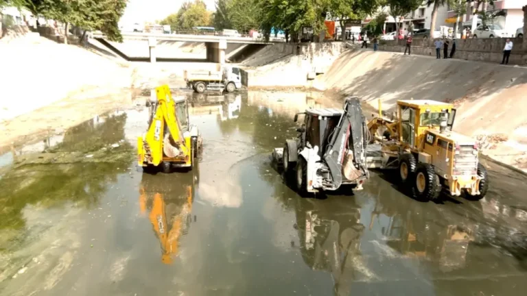 ASKİ, Sarıçam Deresi’nde biriken atıkları temizledi – Birlik Haber Ajansı