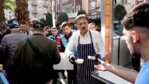 Bahçelievler’de şehitler için mevlit: Vatandaşlara lokma ikramı – Birlik Haber Ajansı