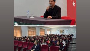 Sarıkamış Kaymakamı Enis Aslantatar, KAÜ’de mesleki deneyimlerini ve kariyer yolculuğunu paylaştı – Birlik Haber Ajansı