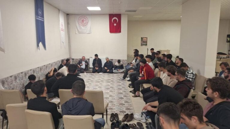 Müftü Yıldız, gençlerle “Peygamberimiz ve Gençlik” konulu söyleşide buluştu – Birlik Haber Ajansı