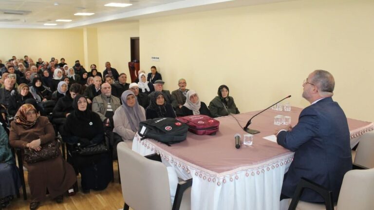 Kars’tan direkt uçuşlu Umre yolcularına bilgilendirme semineri düzenlendi – Birlik Haber Ajansı