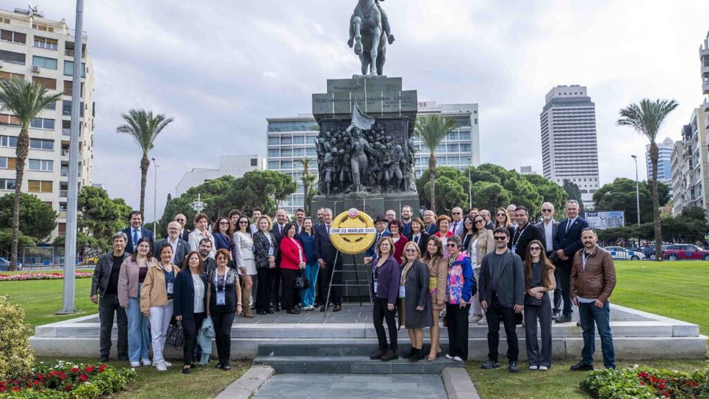Egeli Diş Hekimleri Atatürk Anıtı’nda buluştu – Birlik Haber Ajansı