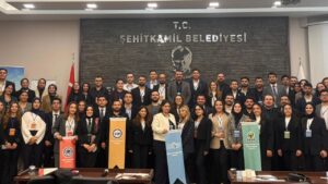 Gençler Gaziantep’te meclis koltuklarına oturdu – Birlik Haber Ajansı