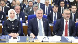 Bak’tan Kırmızı Kart’a “VAR’dan döner” Cevabı – Birlik Haber Ajansı