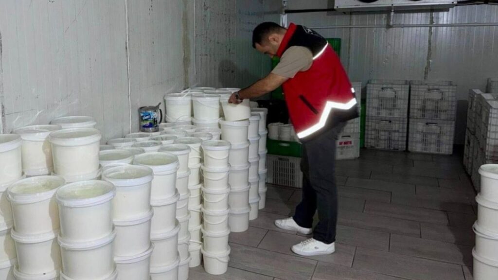 Hatay’da etiketsiz süt ürünlerine operasyon: 2,3 ton ürün imha edildi – Birlik Haber Ajansı
