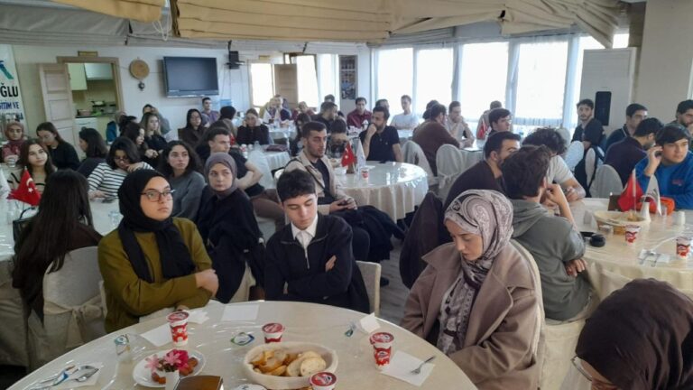 Azaklıoğlu Vakfı’ndan bursiyerlerine anlamlı buluşma – Birlik Haber Ajansı