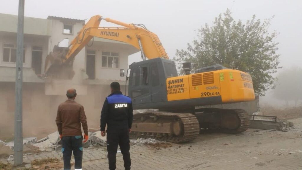 Batman’da Kaçak yapı yıkımlarına tepki: Depreme dayanıksız yapılarla mücadele edilsin – Birlik Haber Ajansı