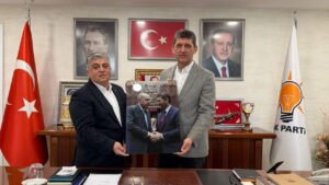 AK Parti Antalya il başkanı Ali Çetin’e anlamlı hediye – Birlik Haber Ajansı