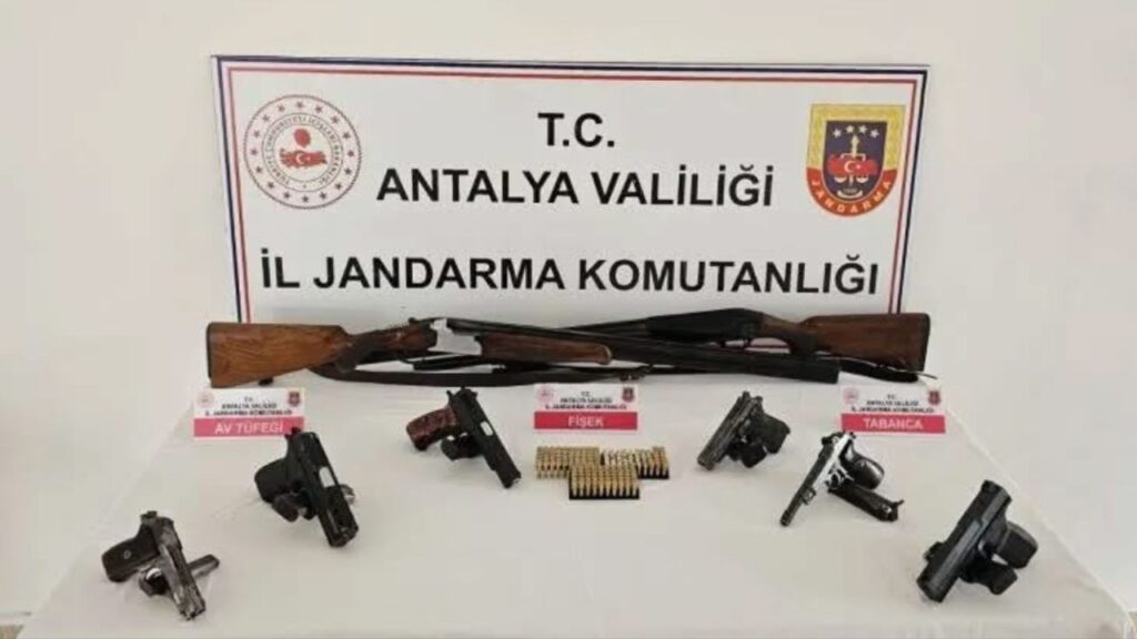 Antalya’da silah ve kaçak tütün operasyonu: Serik ve Kepez’de yakalandılar! – Birlik Haber Ajansı