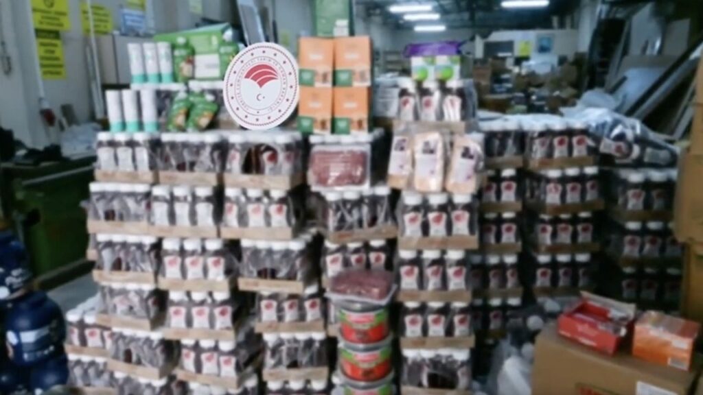 İzmir’de 30 ton son kullanım tarihi geçmiş gıda ele geçirildi – Birlik Haber Ajansı