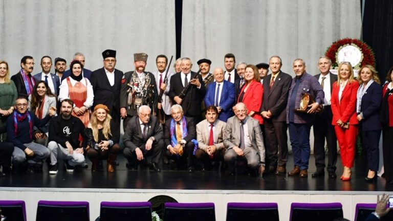 Yerel basın ödülü alanların katılım dallarına göre isimleri – Birlik Haber Ajansı