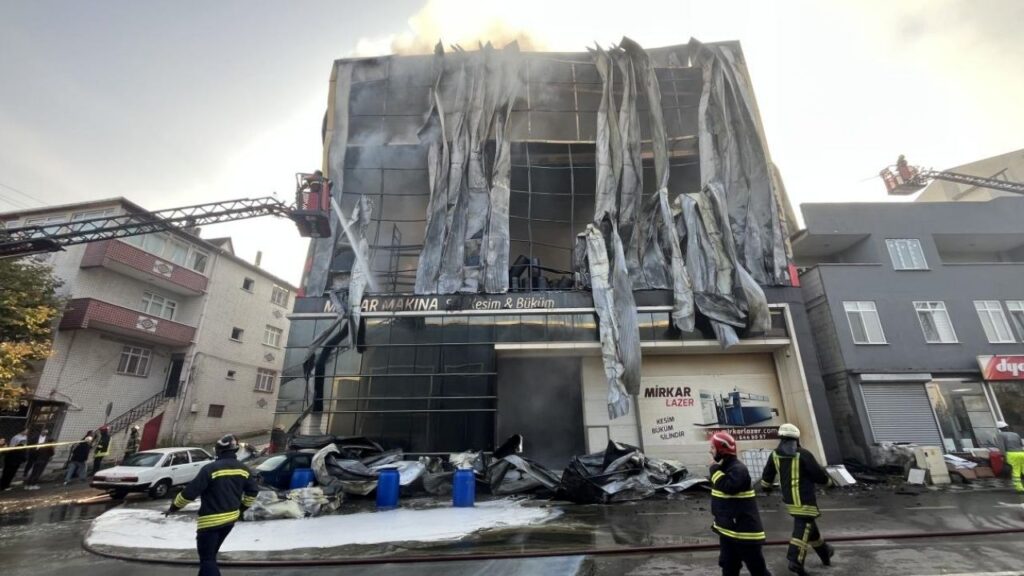 Kocaeli Dilovası’nda parfüm deposu yangını: 6 ölü, 1 yaralı