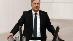 CHP’li Özgür Ceylan’dan çarpıcı iddia: 130 bin mülteci askerlik listesine alındı – Birlik Haber Ajansı