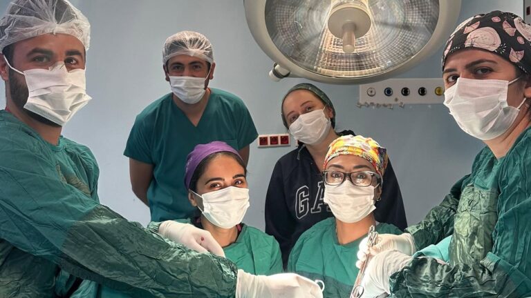 Kağızman Devlet Hastanesinde bir ilk; Karın kesisi olmadan rahim alma ameliyatı başarı ile gerçekleştirildi – Birlik Haber Ajansı