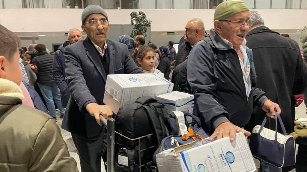 Kars’lı Umreciler gözyaşları ve dualarla karşılandı – Birlik Haber Ajansı