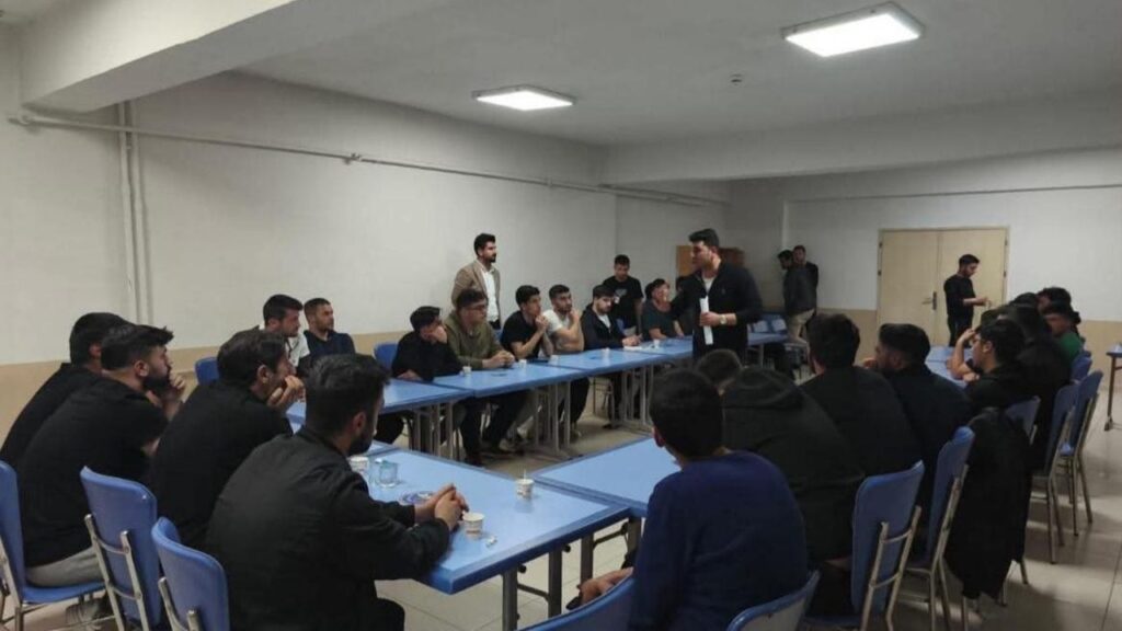 Kars’ta erkek öğrenci yurdunda “Sağlıklı Yaşam ve Kumar Bağımlılığı” eğitimi düzenlendi – Birlik Haber Ajansı