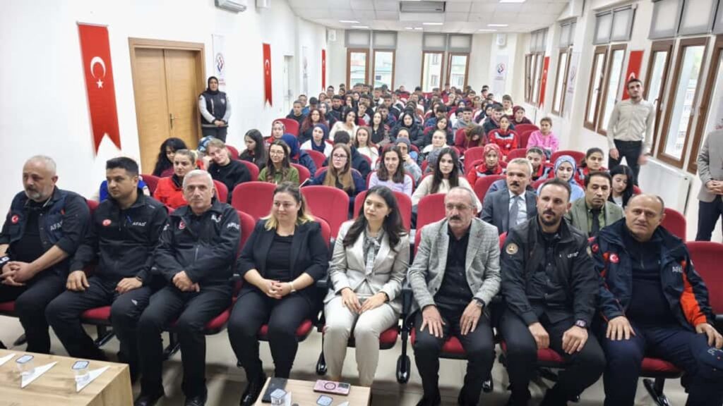 ŞMYO Öğrencilerine Afet Eğitim Hazırlık Konferansı verildi – Birlik Haber Ajansı
