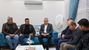 Savaş, Umre’de vefat eden Kömürcü’nün ailesini ziyaret etti – Birlik Haber Ajansı