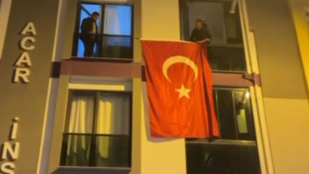 Şehit Hamdi Armağan Kaplan’ın baba ocağına Türk bayrağı asıldı – Birlik Haber Ajansı