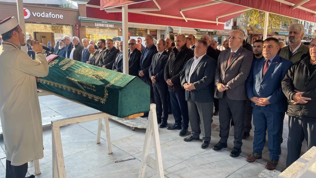 Gazeteci-Belgeselci  Türksoy'un "kardeş" acısı