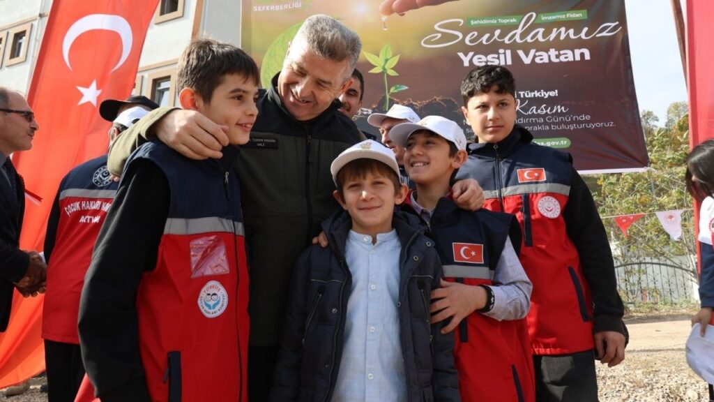 Vali Ergün, öğrencilerin isteğini kırmadı: TOGG ile evlerine gönderdi – Birlik Haber Ajansı