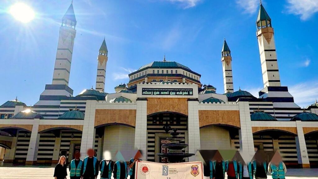 İl Müftüsü Celal Büyük ve Cumhuriyet Başsavcı Vekili Özgür Celbek’ten bahçıvan hükümlülere Teşekkür – Birlik Haber Ajansı