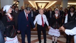 Haberal, organ naklinde dünyanın birincisi; horonda Karadeniz’in öncüsü – Birlik Haber Ajansı