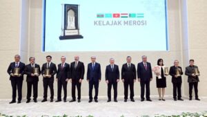 Özbekistan’da ilk “Kelajak Merosi” ödülleri sahiplerini buldu: Sultan Raev’e Edebiyat Ödülü – Birlik Haber Ajansı