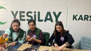 Yeşilay Kars Şubesi, “Kadına Yönelik Şiddete Hayır” mesajıyla dantel atölyesi düzenledi – Birlik Haber Ajansı