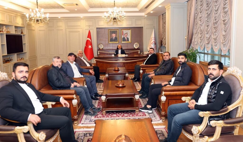 Adıyaman Valimiz Dr. Osman Varol’dan Kahta 02 Spor’a Tam Destek