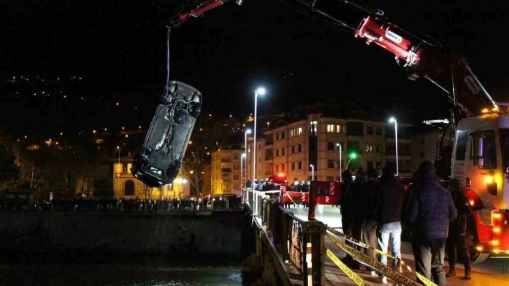 Amasya’da feci kaza: Otomobil Yeşilırmak’a uçtu, 1 ölü 1 yaralı – Birlik Haber Ajansı