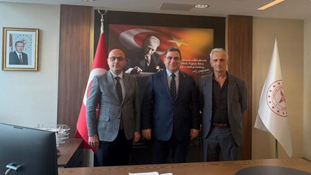 Rizeli Genel Müdür Velioğlu, Gazeteci Bayrak’ı yalnız bırakmadı – Birlik Haber Ajansı