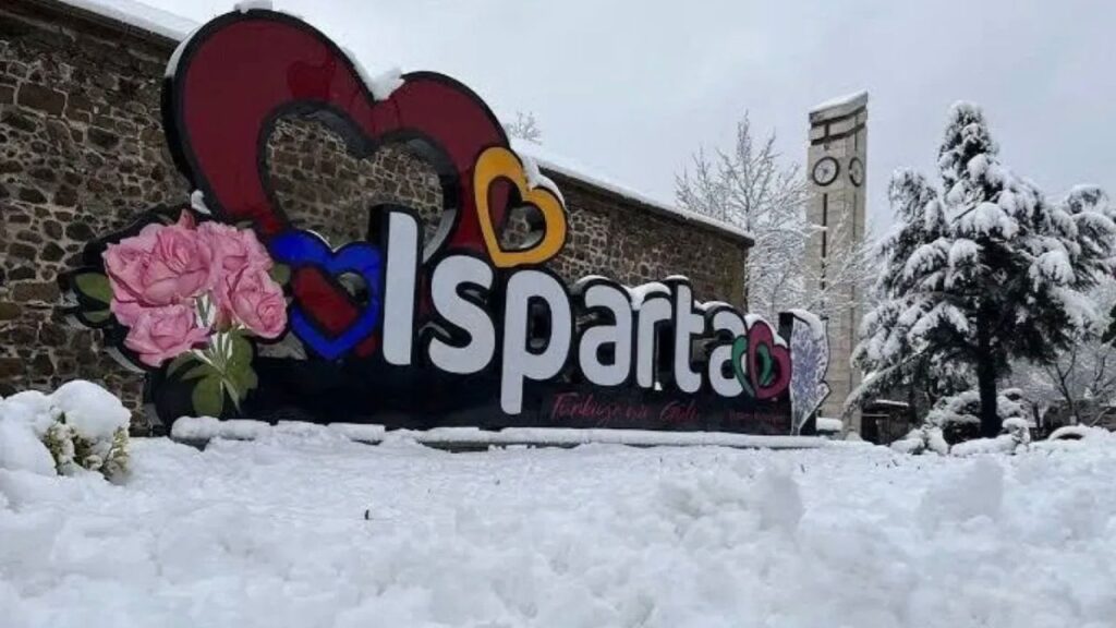 Isparta'ya kar geliyor