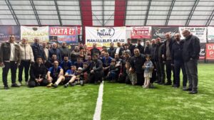 Terme’de 15 takımlı futbol turnuvasının finalinde Fenk Mahallesi büyük ilgi altında şampiyonluğa ulaştı – Birlik Haber Ajansı