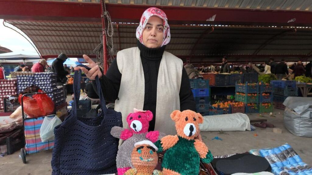 Efekent Pazarı’nda örgü ürünler büyük ilgi görüyor – Birlik Haber Ajansı
