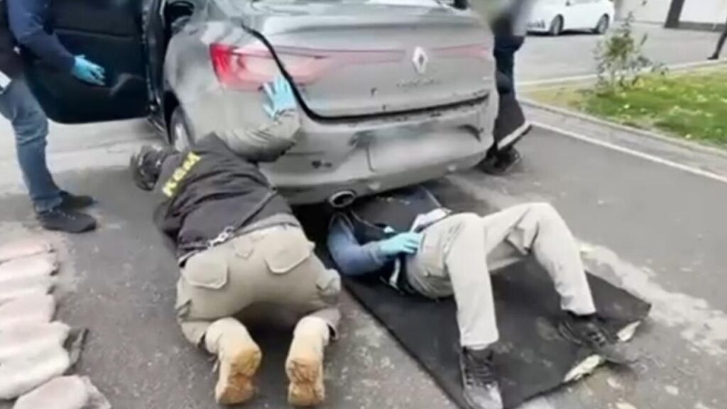 Otomobilin koltuklarına gizlenmiş 56 kilo uyuşturucu ele geçirildi – Birlik Haber Ajansı