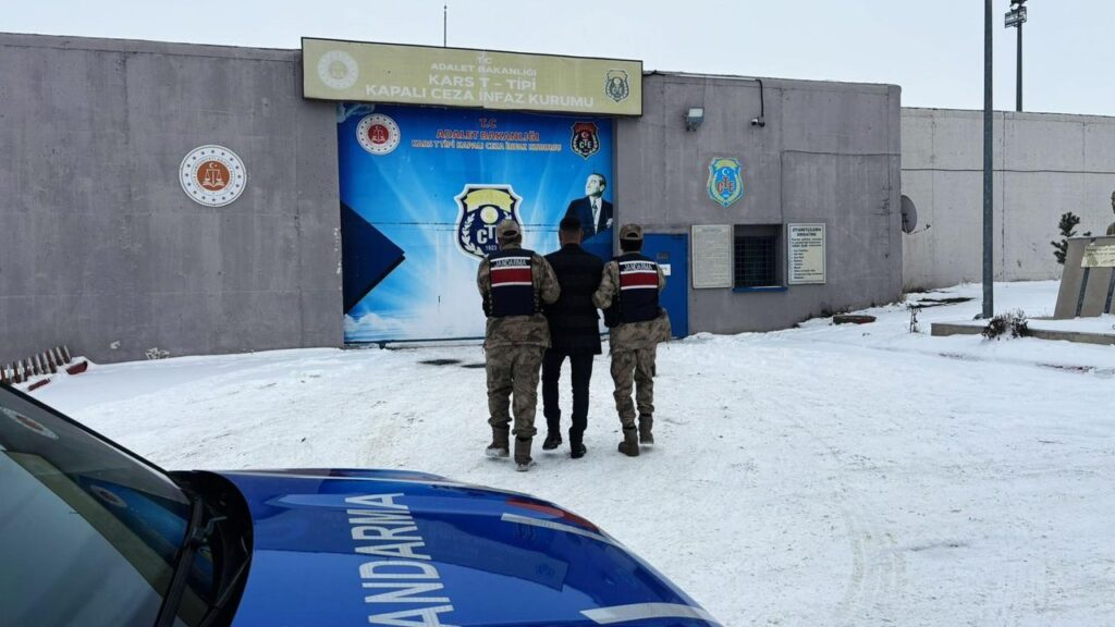 Firari Şahıs Kars Jandarmasından kaçamadı yakalandı! – Birlik Haber Ajansı