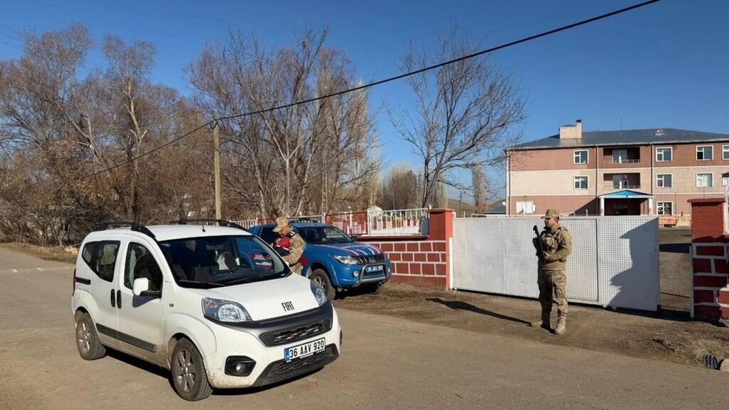 Kars’ta bin yüz kırk iki şahsın GBT sorgusu yapıldı, okul önleri ve sokaklar mercek altında – Birlik Haber Ajansı