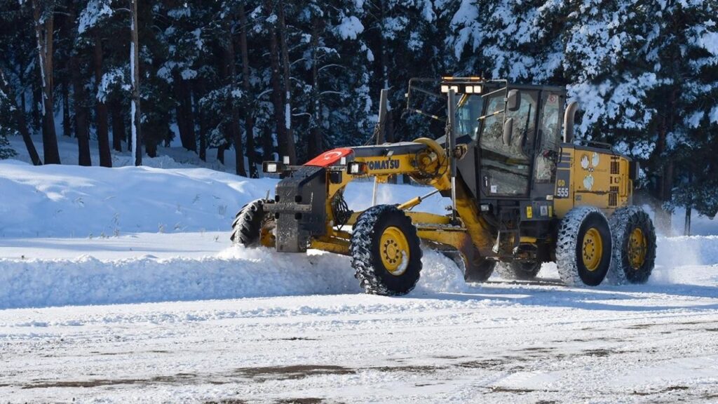 Yoğun kar nedeniyle 1117 yol ulaşıma kapandı – Birlik Haber Ajansı