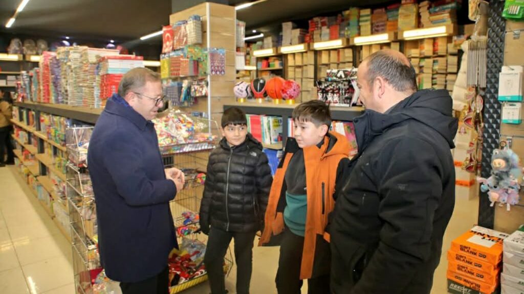 Kars Valisi Ziya Polat’tan şehir turu: “Devlet, halkıyla beraberdir” – Birlik Haber Ajansı